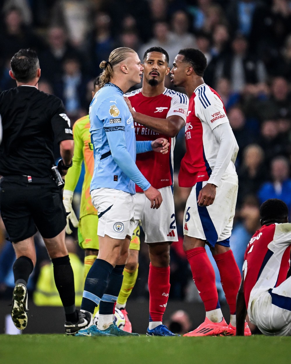 NBA季后赛赛程吃紧；阿森纳今晨更衣室发声；媒体盛赞；身体对抗强度拉满的简单介绍亚博体育