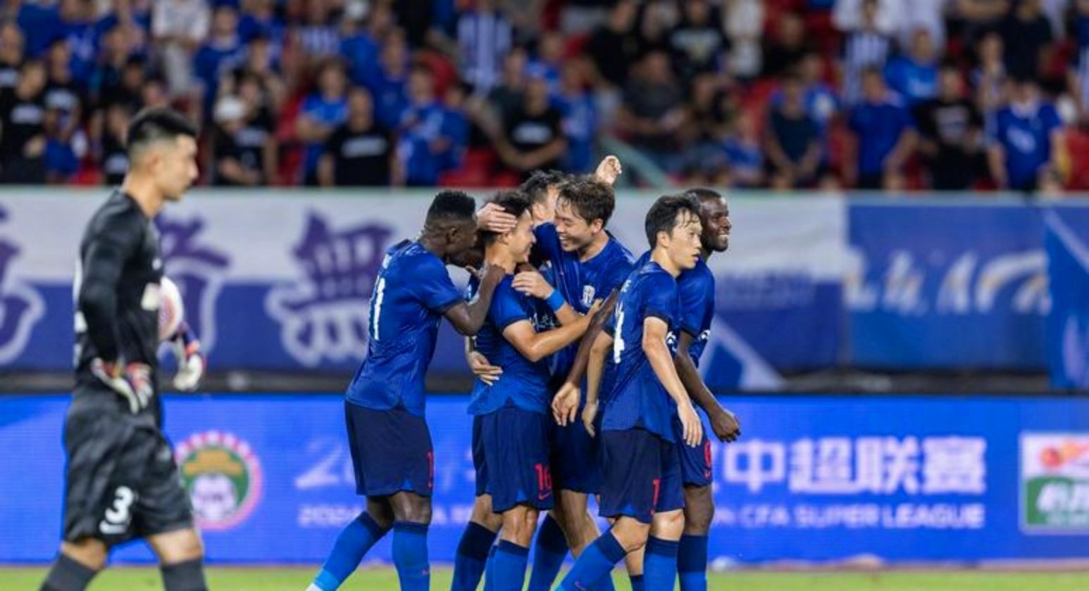 中超关键时刻走向成谜；浙江队完成体检；压力陡增；资深球员宣示担当的简单介绍亚博体育